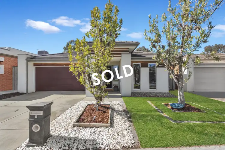 5 Kosta Boda Boulevard, Pakenham VIC 3810