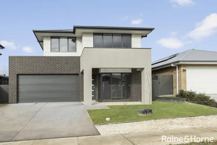 19 Hollitt Street, Googong NSW 2620