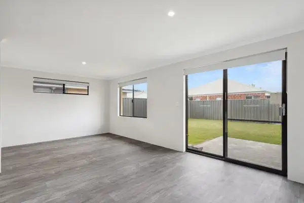 23 Castella Drive, Dudley Park WA 6210