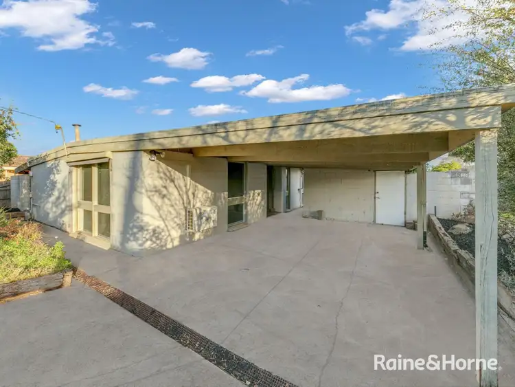 3 Kingsford Avenue, Melton South VIC 3338