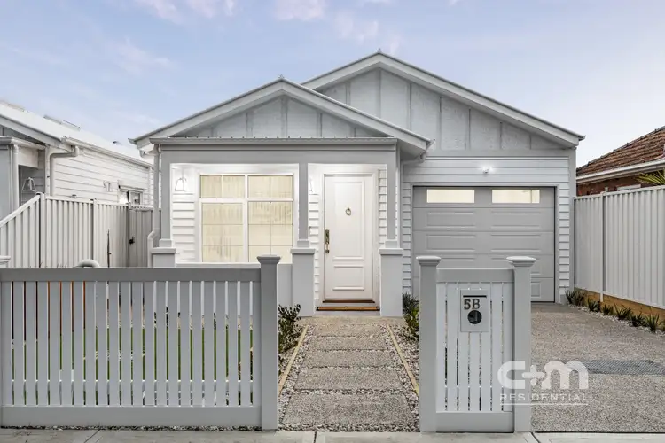 5b Curie Avenue, Oak Park VIC 3046