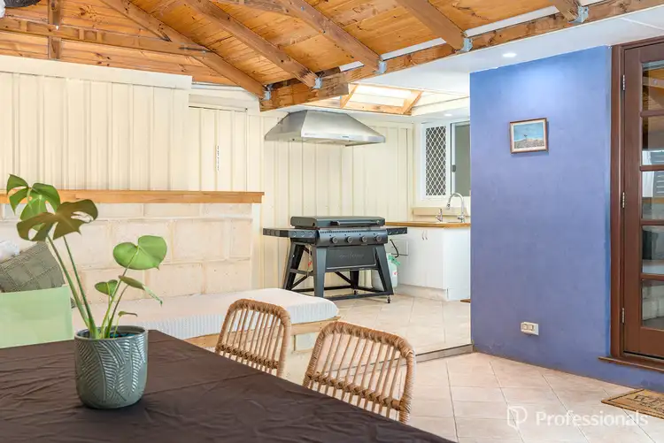 Sixth view of Homely house listing, 2 Marsh Place, Mount Tarcoola WA 6530