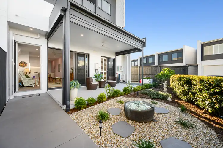 54 Delta Circuit, Hope Island QLD 4212