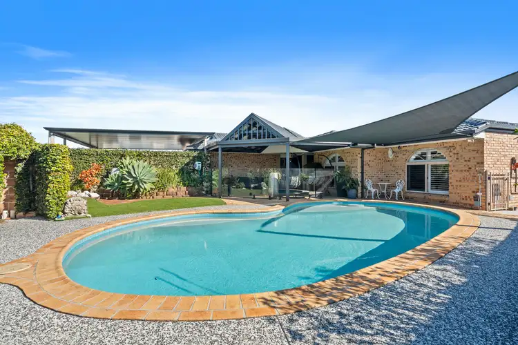 12 Champagne Crescent