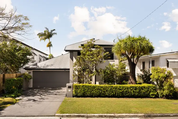 11 Thomas Street, Clayfield QLD 4011