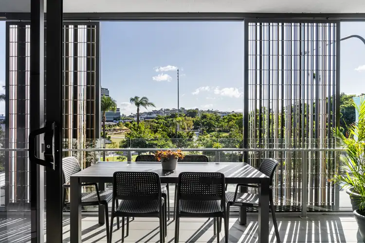 521/33 Remora Road, Hamilton QLD 4007