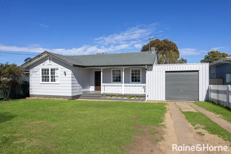 17 Tichborne Crescent, Kooringal NSW 2650