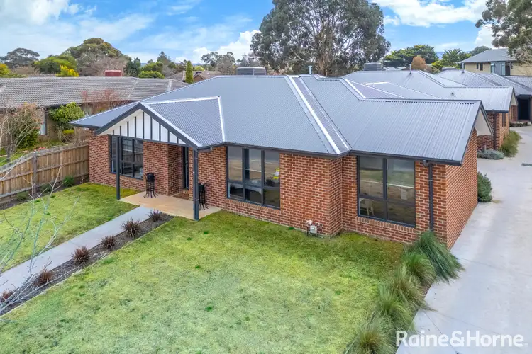 1/44 Fersfield Road, Gisborne VIC 3437