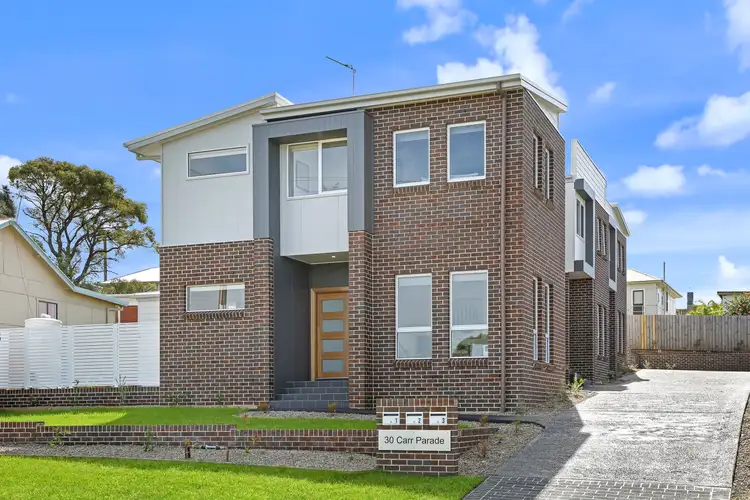 1/30 Carr Parade, Unanderra NSW 2526