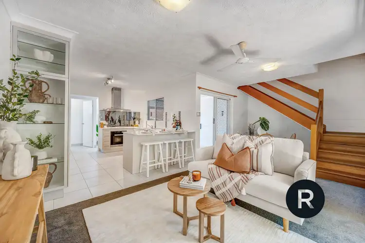 2/20 Carr Street, Hermit Park QLD 4812
