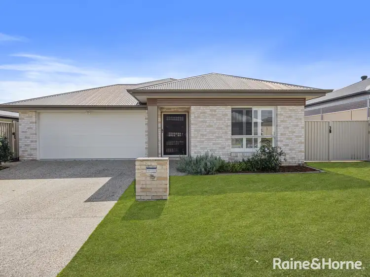 15 Lochie Drive, Redland Bay QLD 4165