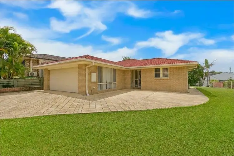 8 Sheffield Circuit, Pacific Pines QLD 4211