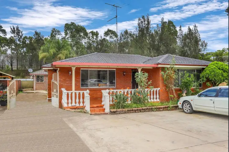 37 Elwood Crescent, Quakers Hill NSW 2763