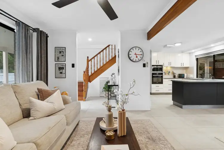 10 Bel-Air Court, Ferny Hills QLD 4055