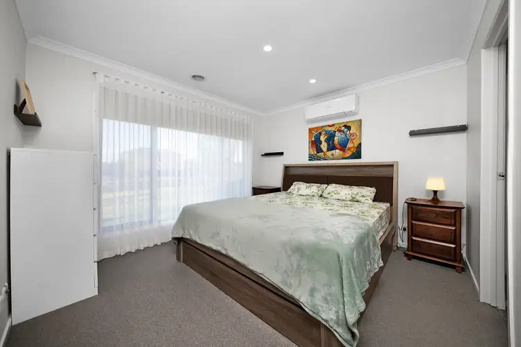 Fifth view of Homely house listing, 3 Lysterfield Walk, Manor Lakes VIC 3024