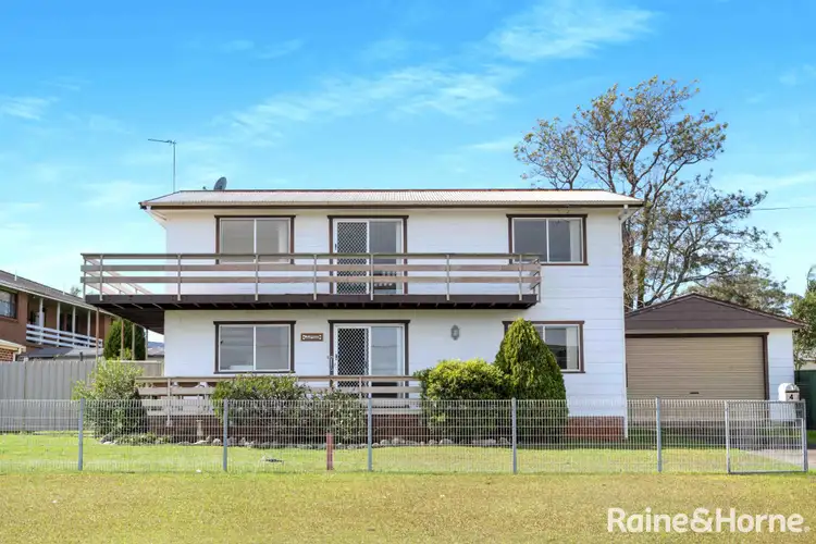 4 Orient Avenue, Orient Point NSW 2540