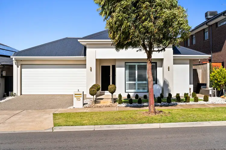15 Gairdner Street, Manor Lakes VIC 3024