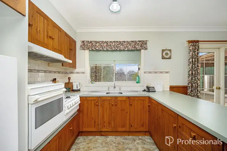 Fifth view of Homely house listing, 3 Bayley Street, Hamilton VIC 3300
