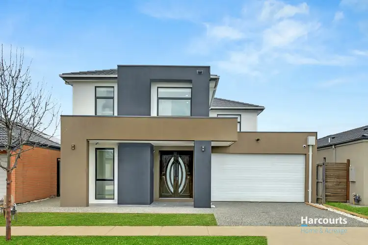 19 Clamaroso Drive, Clyde North VIC 3978