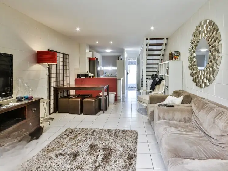2/22 Goonawarra Drive, Mooloolaba QLD 4557