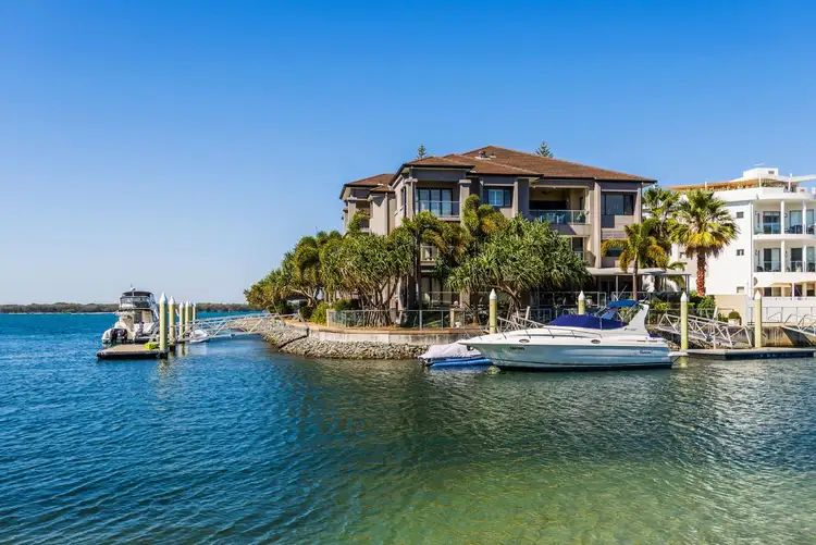 10/36 Oatland Esplanade, Runaway Bay QLD 4216