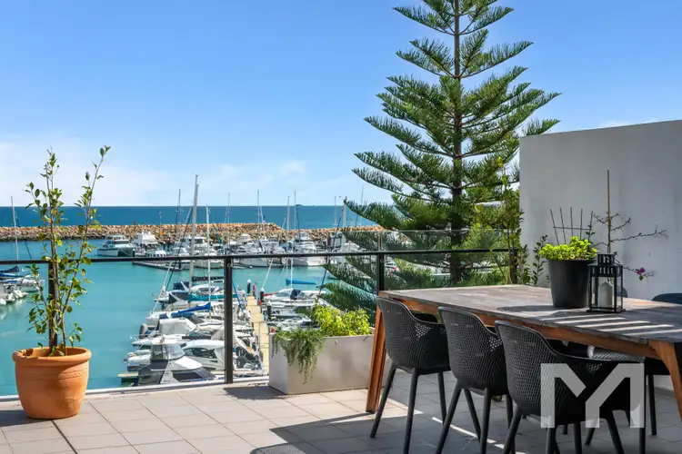 9 Coromandel Approach