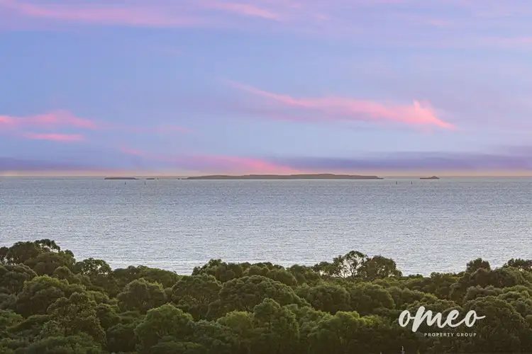 18 Vlaming Rise, Coogee WA 6166