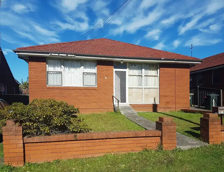 3/5 Union Street, Coniston NSW 2500