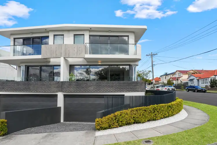 32A Sanders Parade, Concord NSW 2137