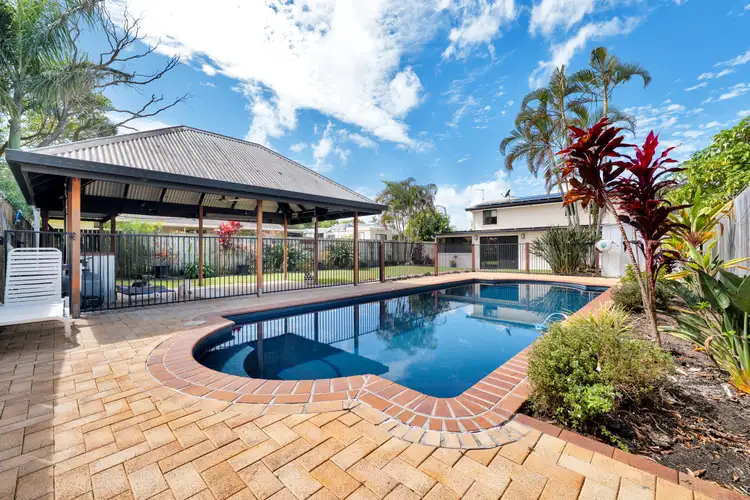 8 Lisa Street, Redland Bay QLD 4165