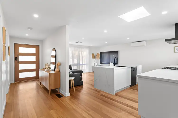 6 Yarram Court, Frankston VIC 3199