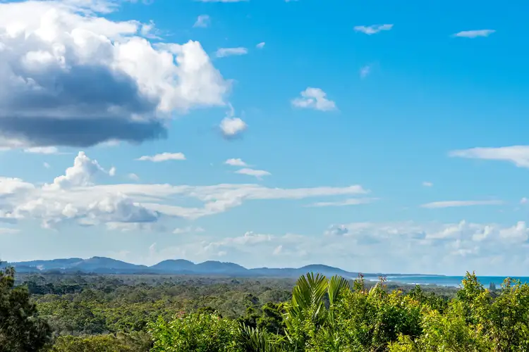 6/4 Roundhouse Place, Ocean Shores NSW 2483