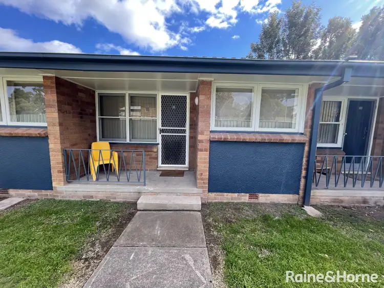 2/1 Tobruk Avenue, Muswellbrook NSW 2333