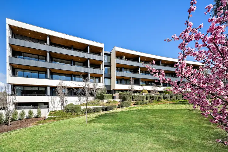 60/7 State Circle, Forrest ACT 2603