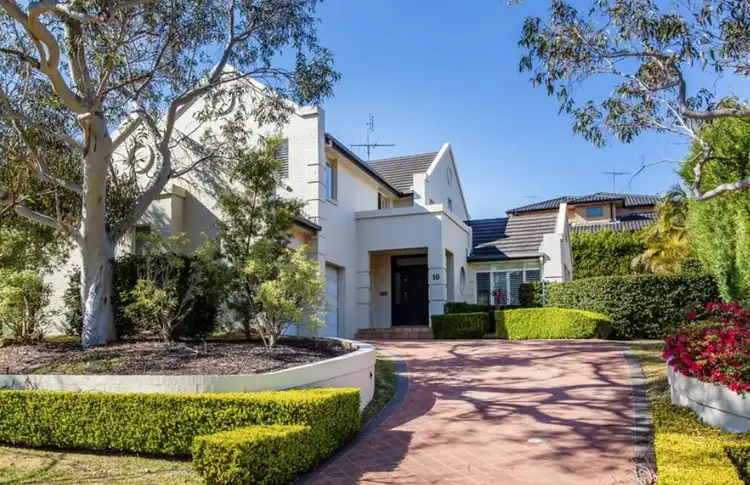 10 Carnarvon Drive, Frenchs Forest NSW 2086