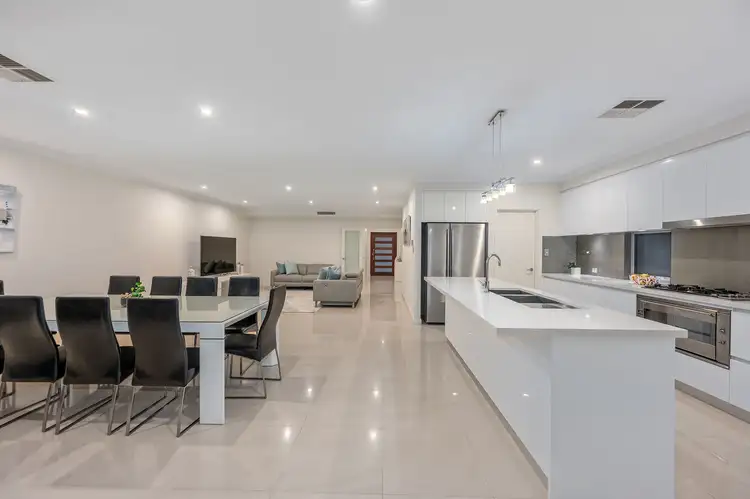 15 Leonidas Road, North Coogee WA 6163