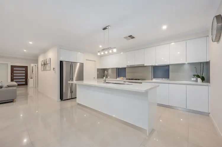 15 Leonidas Road, North Coogee WA 6163