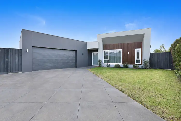 5 Charlwood Court, Drouin VIC 3818
