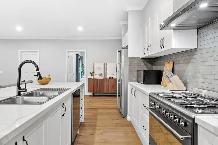 Sixth view of Homely unit listing, 20A Hackett Court, Delahey VIC 3037