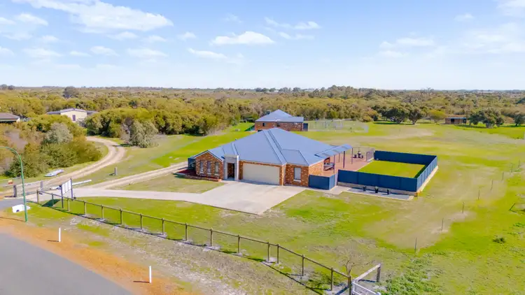121 Greyhound Retreat, Nambeelup WA 6207