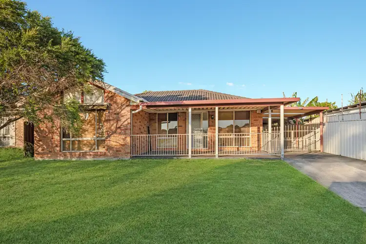 6 Crispin Place, Quakers Hill NSW 2763