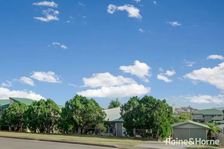 12 Amelia Street, West Gladstone QLD 4680