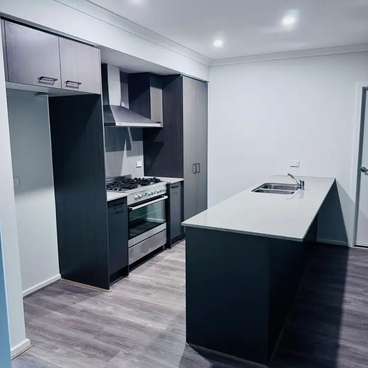 Fourth view of Homely house listing, 10 benhar st, Thornhill Park VIC 3335