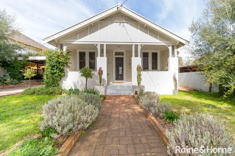 27 Grandview Avenue, Turvey Park NSW 2650