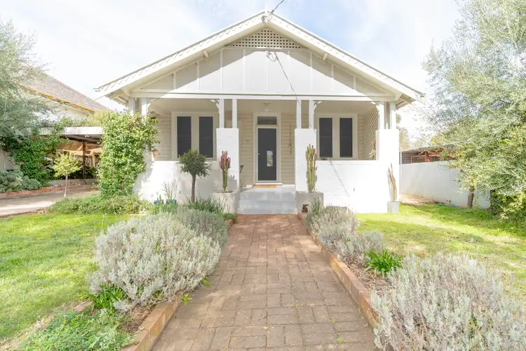 27 Grandview Avenue, Turvey Park NSW 2650