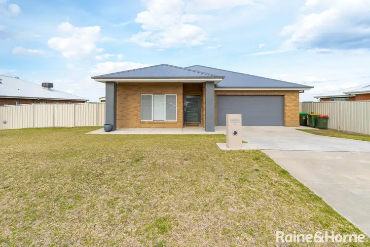 4 Jade Place, Estella NSW 2650