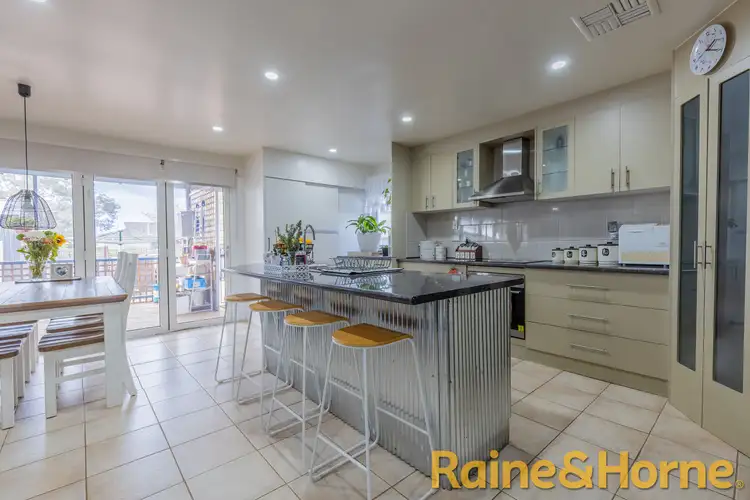 16 Collins Avenue, Dubbo NSW 2830