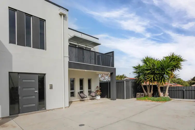 4/1,2a Martin Place, Christies Beach SA 5165