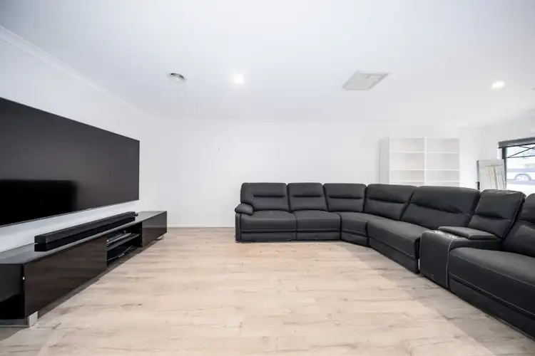 Fourth view of Homely house listing, 8 Semillon Court, Sunbury VIC 3429