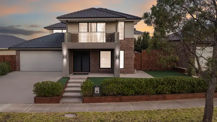 32 Edwin Close, Manor Lakes VIC 3024